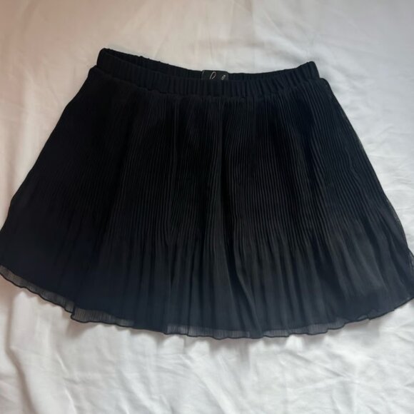 Aritzia Talula Mini Skirt Size XS - Picture 1 of 6